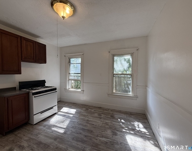 184 Fairview Street - Photo Thumbnail 5