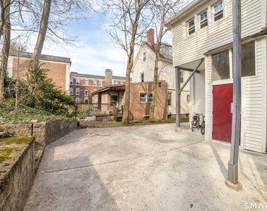 382 Whitney Avenue - Photo Thumbnail 3