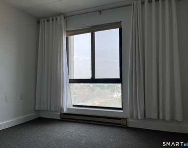 60 Strawberry Hill Avenue - Photo Thumbnail 4