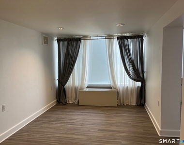 60 Strawberry Hill Avenue - Photo Thumbnail 7