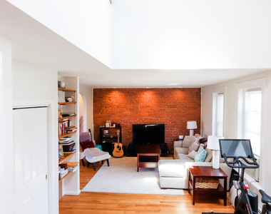 182 Chestnut Street - Photo Thumbnail 9