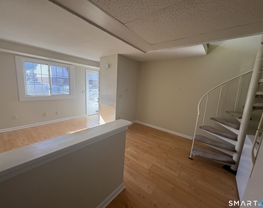330 Short Beach Road - Photo Thumbnail 4