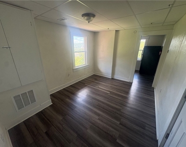 421 Ohio Ave - Photo Thumbnail 4