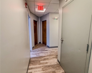 548 Hansen Ave - Photo Thumbnail 19
