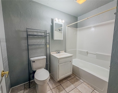 548 Hansen Ave - Photo Thumbnail 10