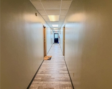548 Hansen Ave - Photo Thumbnail 18