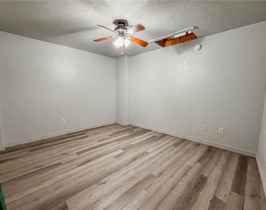 548 Hansen Ave - Photo Thumbnail 12