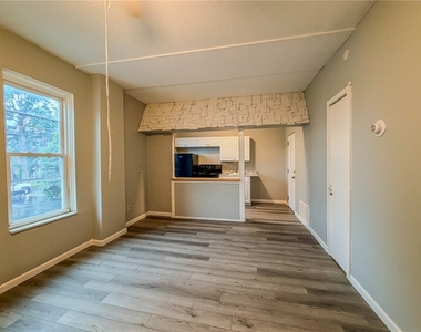 548 Hansen Ave - Photo Thumbnail 10
