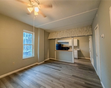 548 Hansen Ave - Photo Thumbnail 17