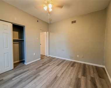 548 Hansen Ave - Photo Thumbnail 15