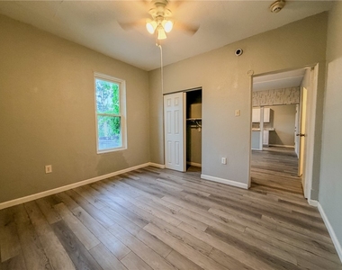 548 Hansen Ave - Photo Thumbnail 14