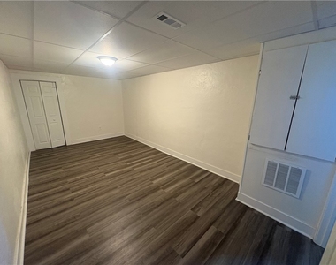 421 Ohio Ave - Photo Thumbnail 8