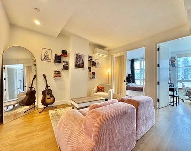 824 Lexington Avenue - Photo Thumbnail 11