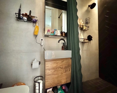 824 Lexington Avenue - Photo Thumbnail 8