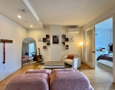 824 Lexington Avenue - Photo Thumbnail 3