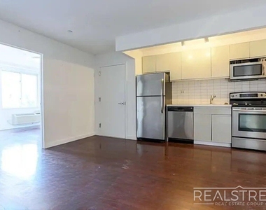 286 Stanhope Street - Photo Thumbnail 1