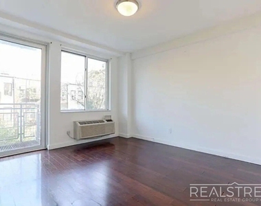 286 Stanhope Street - Photo Thumbnail 5