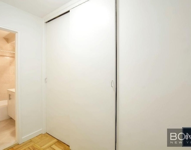 East 79th Street - Photo Thumbnail 3