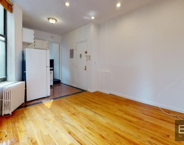 East 10th Street - Photo Thumbnail 12