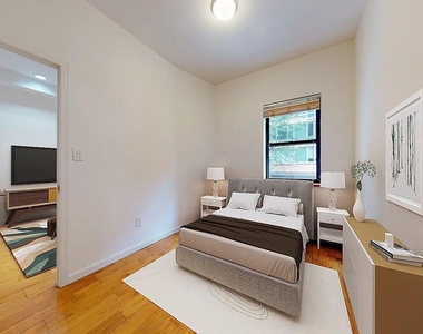 East 53rd Street - Photo Thumbnail 5