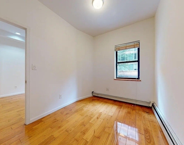 East 53rd Street - Photo Thumbnail 7