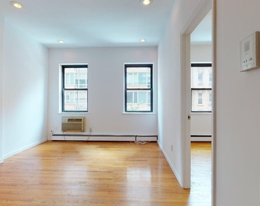 East 53rd Street - Photo Thumbnail 2