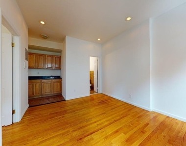 East 53rd Street - Photo Thumbnail 5