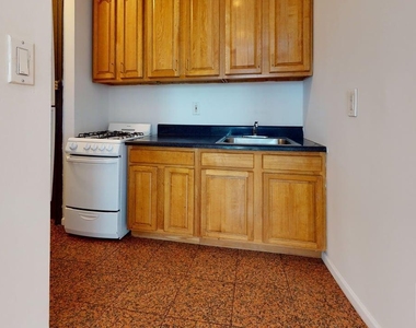 East 53rd Street - Photo Thumbnail 9