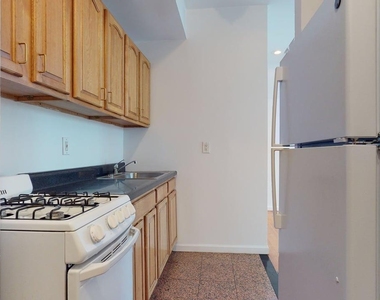 East 53rd Street - Photo Thumbnail 7