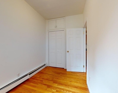 East 53rd Street - Photo Thumbnail 4