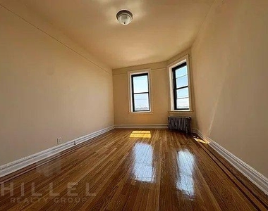 165th St - Photo Thumbnail 3