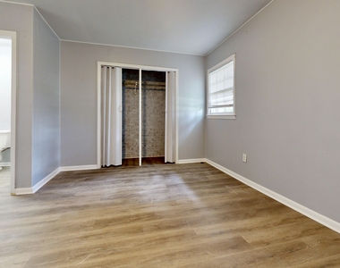 1001 Darling Avenue - Photo Thumbnail 25