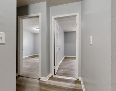 1001 Darling Avenue - Photo Thumbnail 21