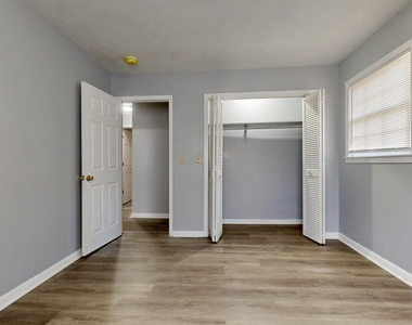 1001 Darling Avenue - Photo Thumbnail 17