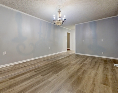 1001 Darling Avenue - Photo Thumbnail 1