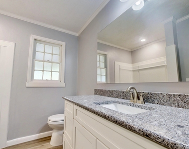 1001 Darling Avenue - Photo Thumbnail 14