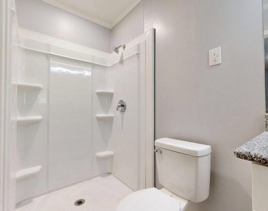 1001 Darling Avenue - Photo Thumbnail 19