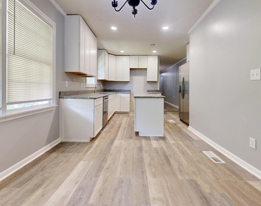 1001 Darling Avenue - Photo Thumbnail 28