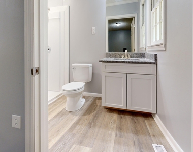 1001 Darling Avenue - Photo Thumbnail 22