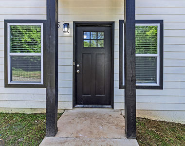 2741 Village Green Drive - Photo Thumbnail 2