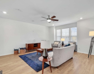 1466 Halstead Place - Photo Thumbnail 10