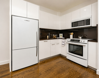 West 91st Street - Photo Thumbnail 2