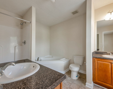 4870 W Park Circle - Photo Thumbnail 13