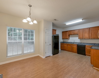 4870 W Park Circle - Photo Thumbnail 4