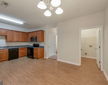 4870 W Park Circle - Photo Thumbnail 5