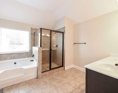 2901 Canyon Glen Way - Photo Thumbnail 6