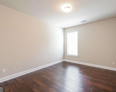 2901 Canyon Glen Way - Photo Thumbnail 10