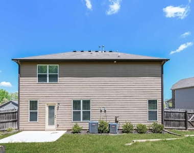 2901 Canyon Glen Way - Photo Thumbnail 14
