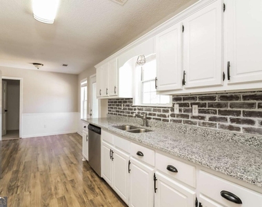 171 Country Meadows Court - Photo Thumbnail 2