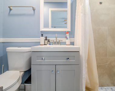 579 Lynmore Avenue - Photo Thumbnail 17